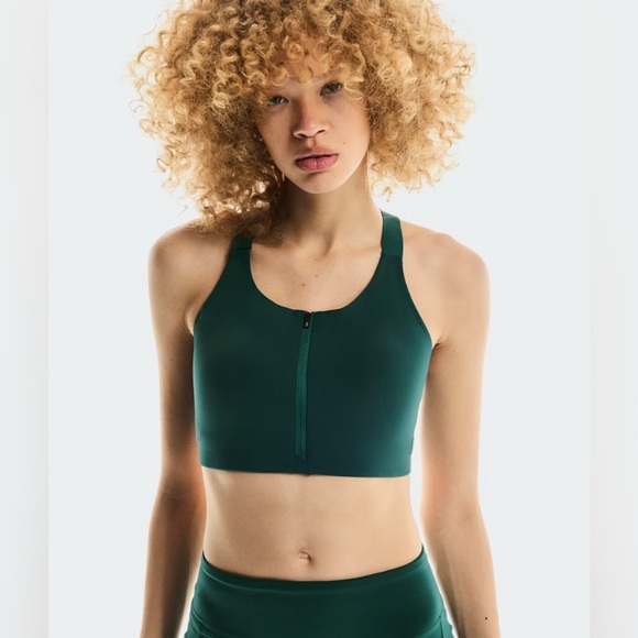 On Running Other - NWT [On Running] Endurance Zip Sports Bra in Spirulina (green) Women’s Large